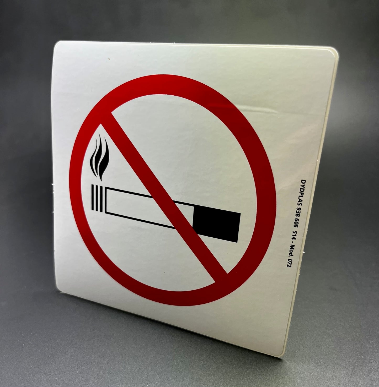 ADHESIVOS DE SEÑALIZACIÓN PROHIBIDO FUMAR FONDO BLANCO MODELO 072 / 082 desde 0,39€/u.